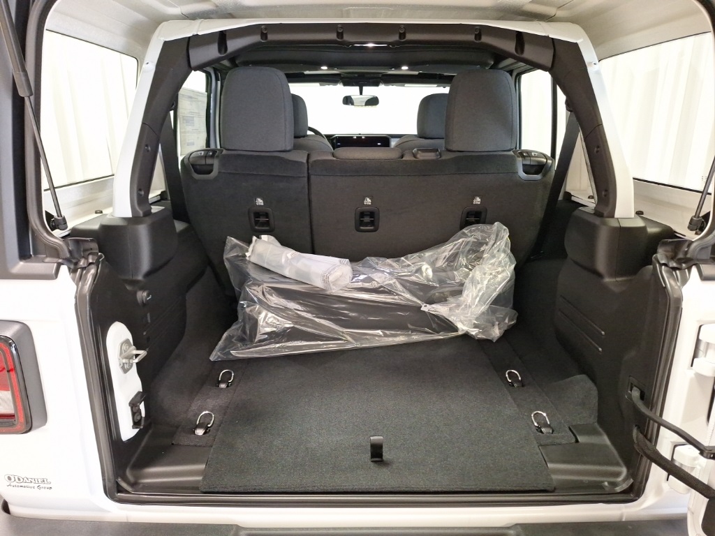 new 2025 Jeep Wrangler car, priced at $52,533