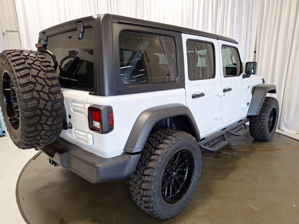 new 2025 Jeep Wrangler car, priced at $52,533