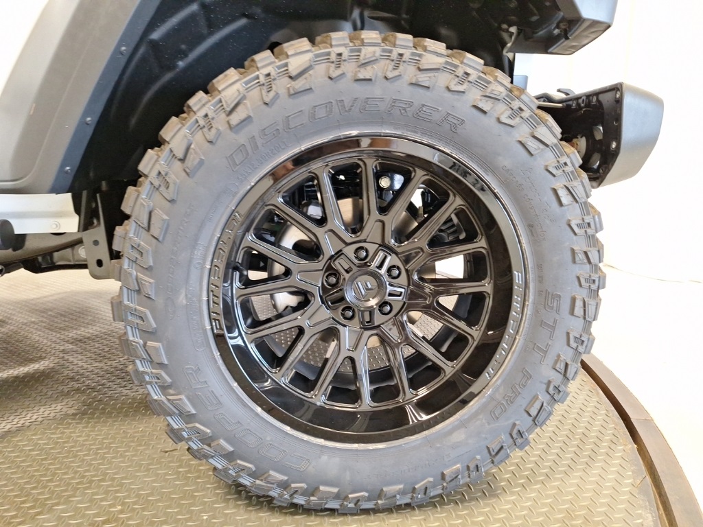 new 2025 Jeep Wrangler car, priced at $52,533