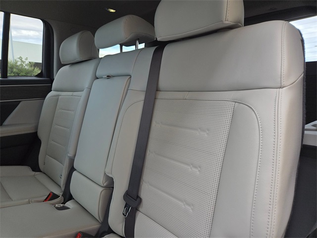 new 2025 Hyundai Santa Fe Hybrid car, priced at $43,024