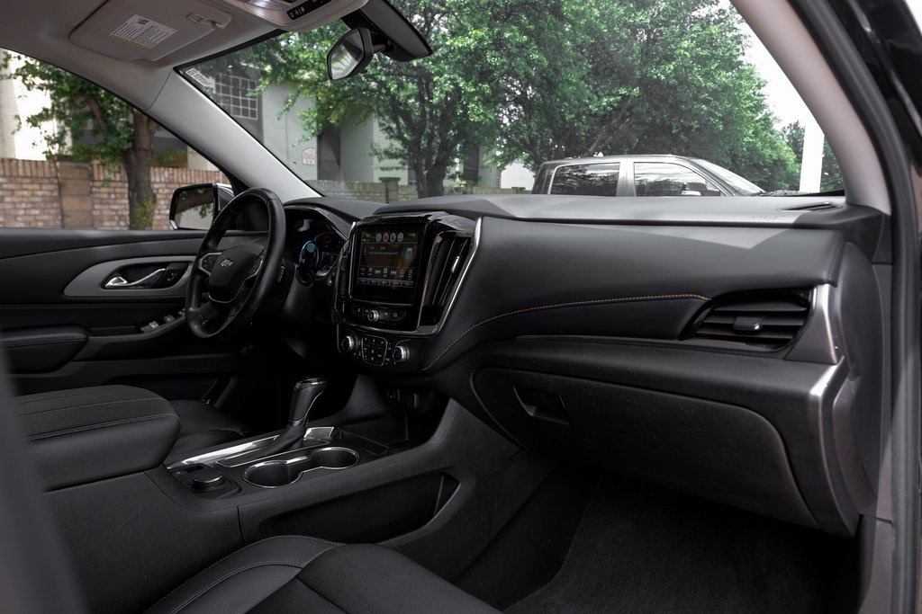 used 2019 Chevrolet Traverse car, priced at $17,802