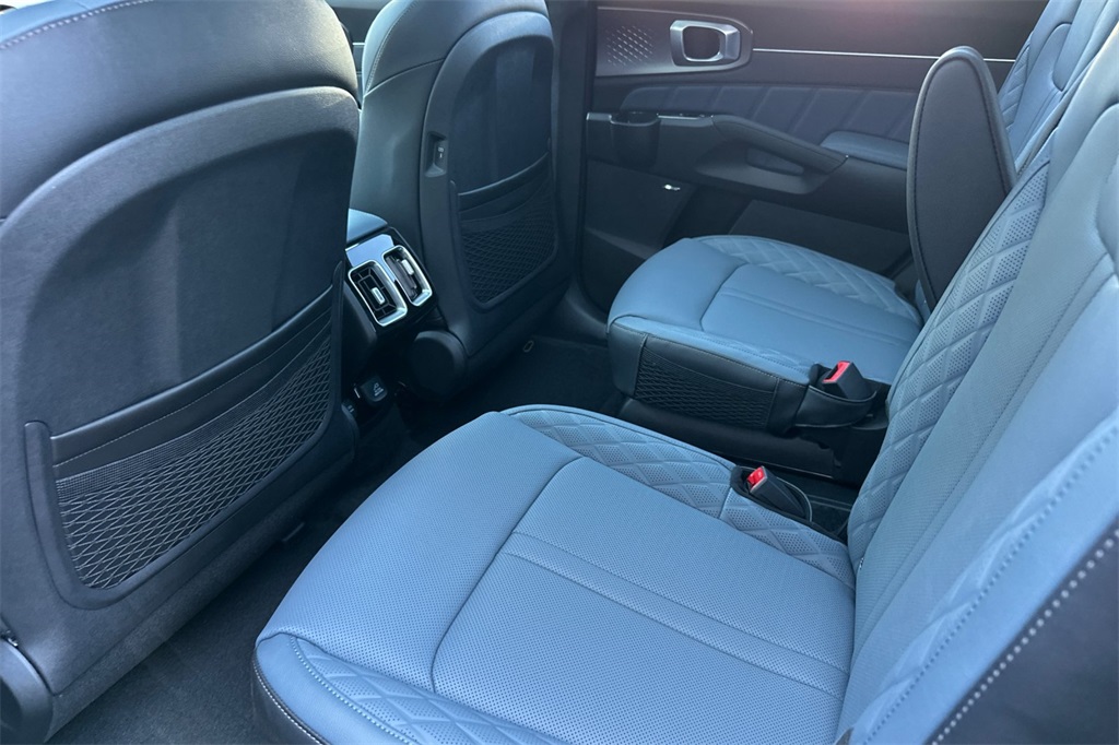 new 2025 Kia Sorento Plug-In Hybrid car, priced at $55,055