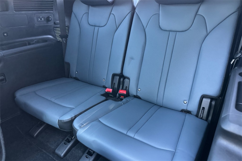 new 2025 Kia Sorento Plug-In Hybrid car, priced at $55,055