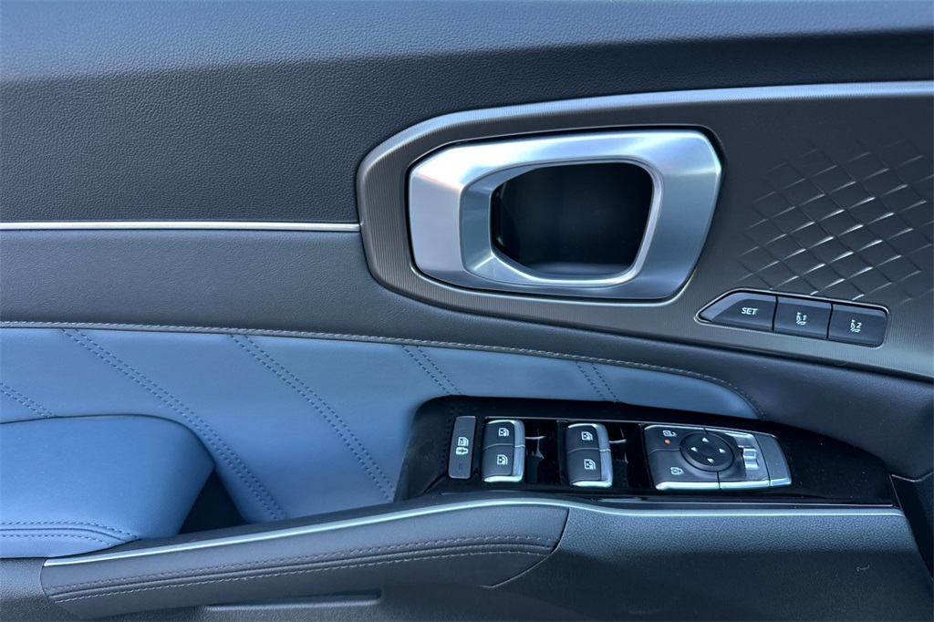 new 2025 Kia Sorento Plug-In Hybrid car, priced at $55,055