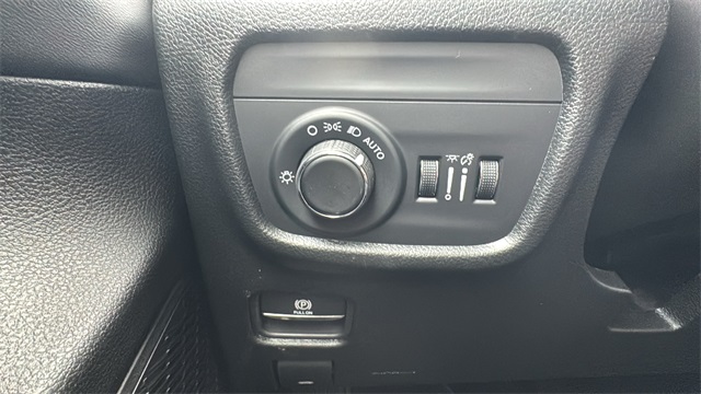 new 2025 Jeep Grand Cherokee car, priced at $42,318