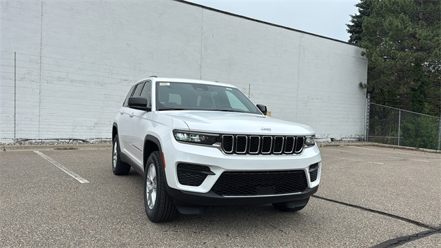 new 2025 Jeep Grand Cherokee car, priced at $42,318