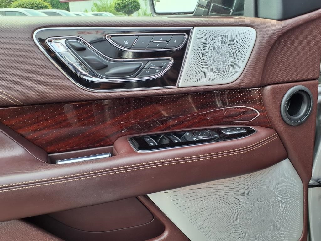 used 2021 Lincoln Navigator car, priced at $53,900