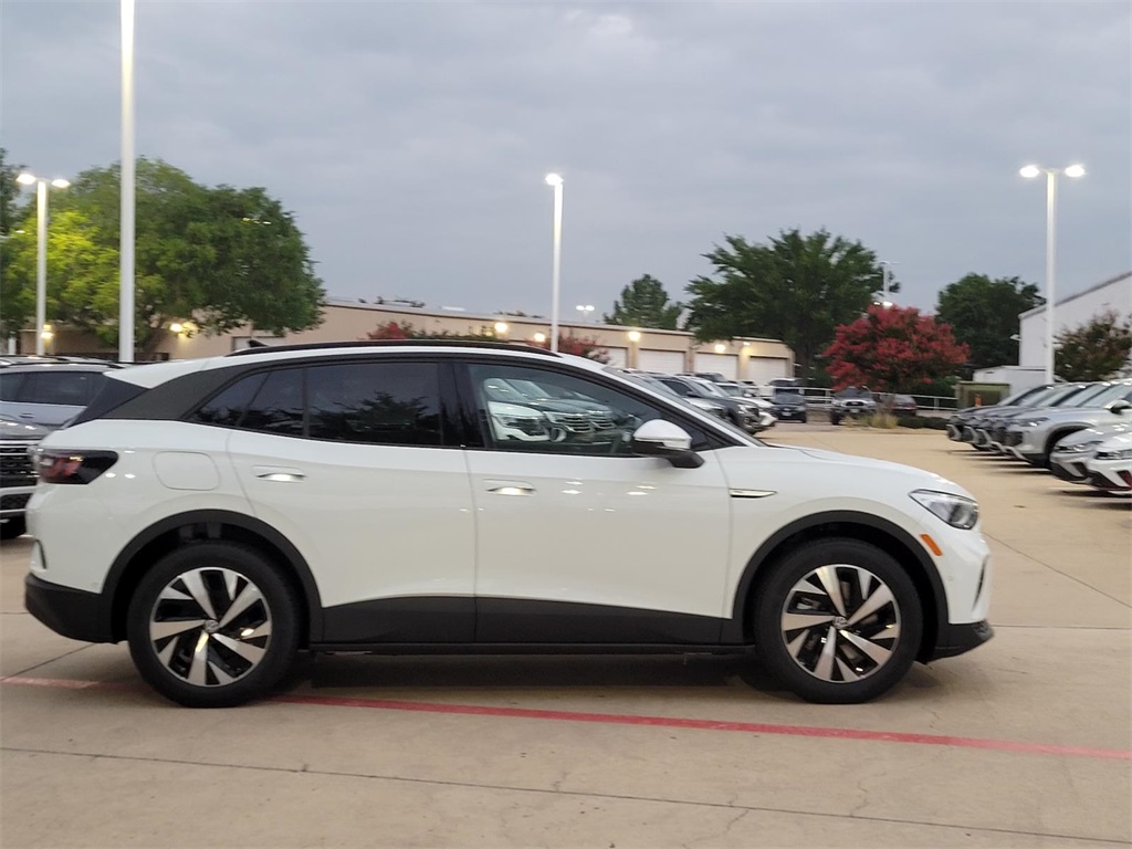 new 2025 Volkswagen ID.4 car, priced at $40,720