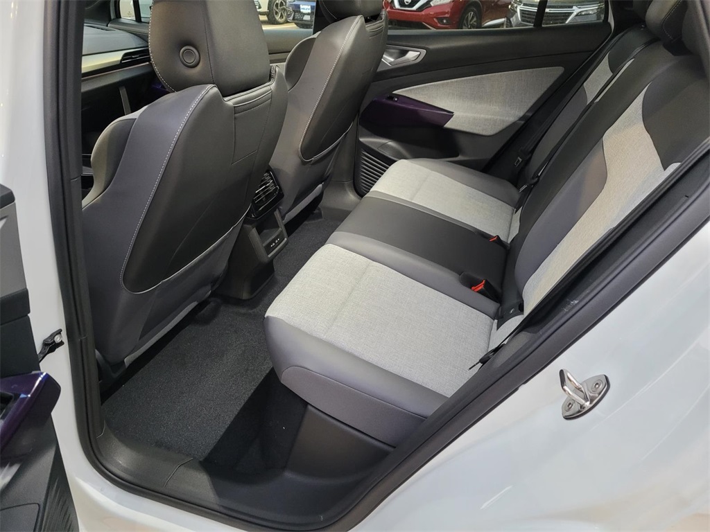 new 2025 Volkswagen ID.4 car, priced at $40,720