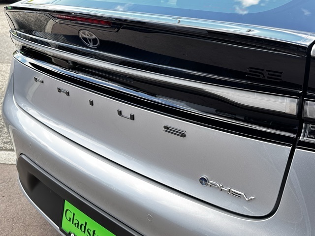 new 2026 Toyota Prius Plug-In Hybrid car, priced at $35,324