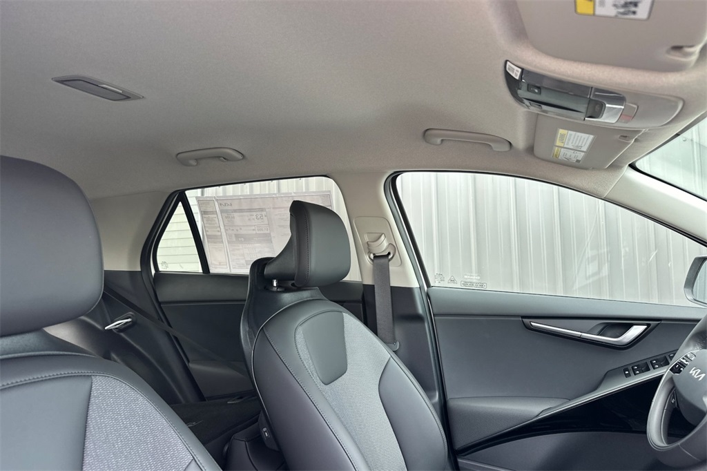 new 2025 Kia Niro car, priced at $31,830