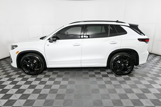 new 2025 Volkswagen Tiguan car, priced at $40,256