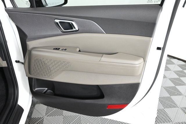 new 2026 Kia Carnival Hybrid car, priced at $46,599