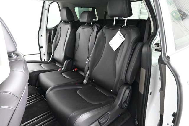 new 2026 Kia Carnival Hybrid car, priced at $46,599