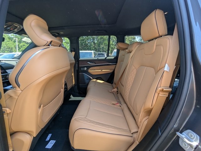 new 2025 Jeep Grand Cherokee car, priced at $55,560