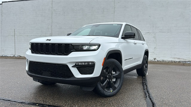 new 2025 Jeep Grand Cherokee car, priced at $48,172