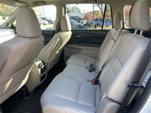 used 2022 Honda Pilot car, priced at $29,644