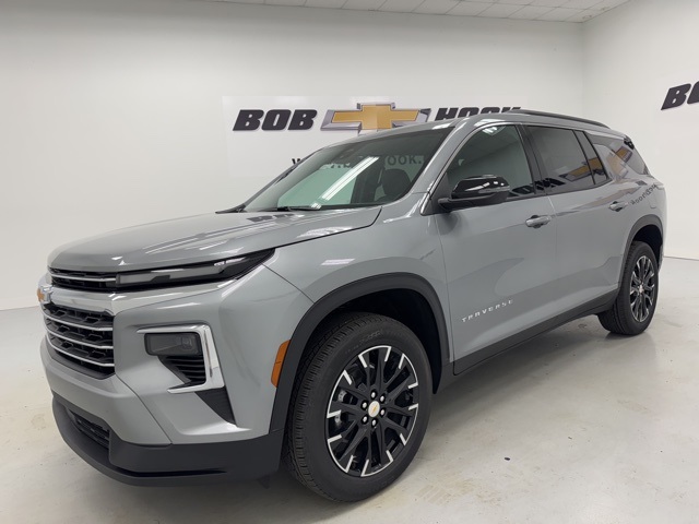 new 2026 Chevrolet Traverse car, priced at $45,620