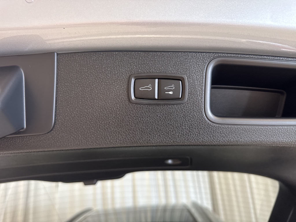 used 2018 Porsche Macan car, priced at $31,895