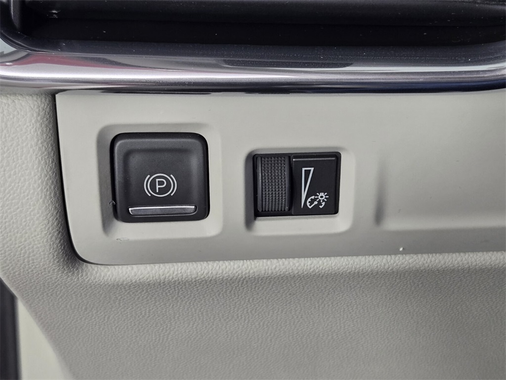 used 2020 Cadillac XT4 car, priced at $23,500