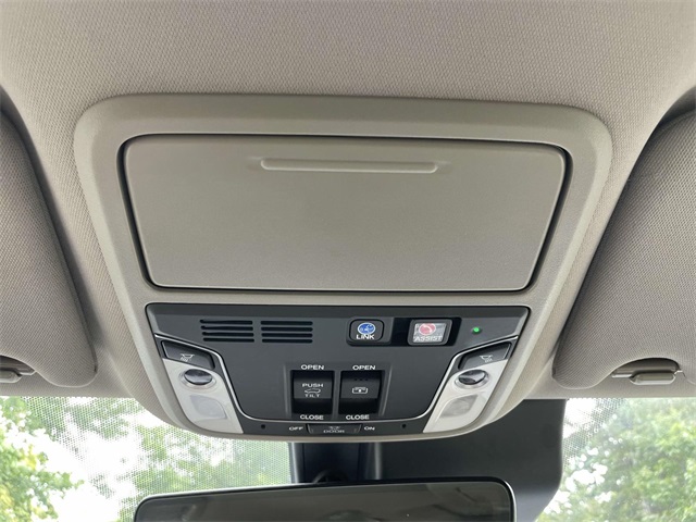 used 2022 Honda Pilot car, priced at $34,611