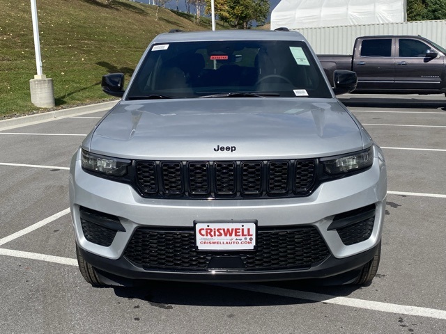 new 2025 Jeep Grand Cherokee car, priced at $38,820