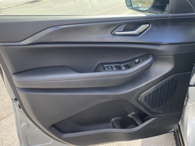 new 2025 Jeep Grand Cherokee car, priced at $38,820