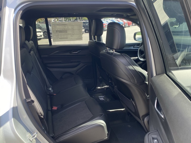 new 2025 Jeep Grand Cherokee car, priced at $38,820