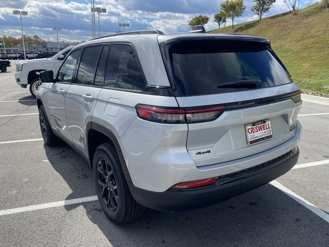 new 2025 Jeep Grand Cherokee car, priced at $38,820