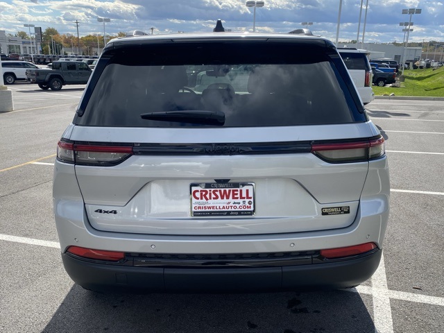 new 2025 Jeep Grand Cherokee car, priced at $38,820