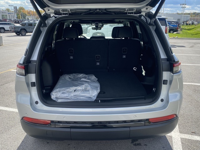 new 2025 Jeep Grand Cherokee car, priced at $38,820