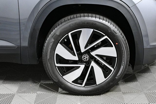 used 2024 Volkswagen Atlas car, priced at $32,700