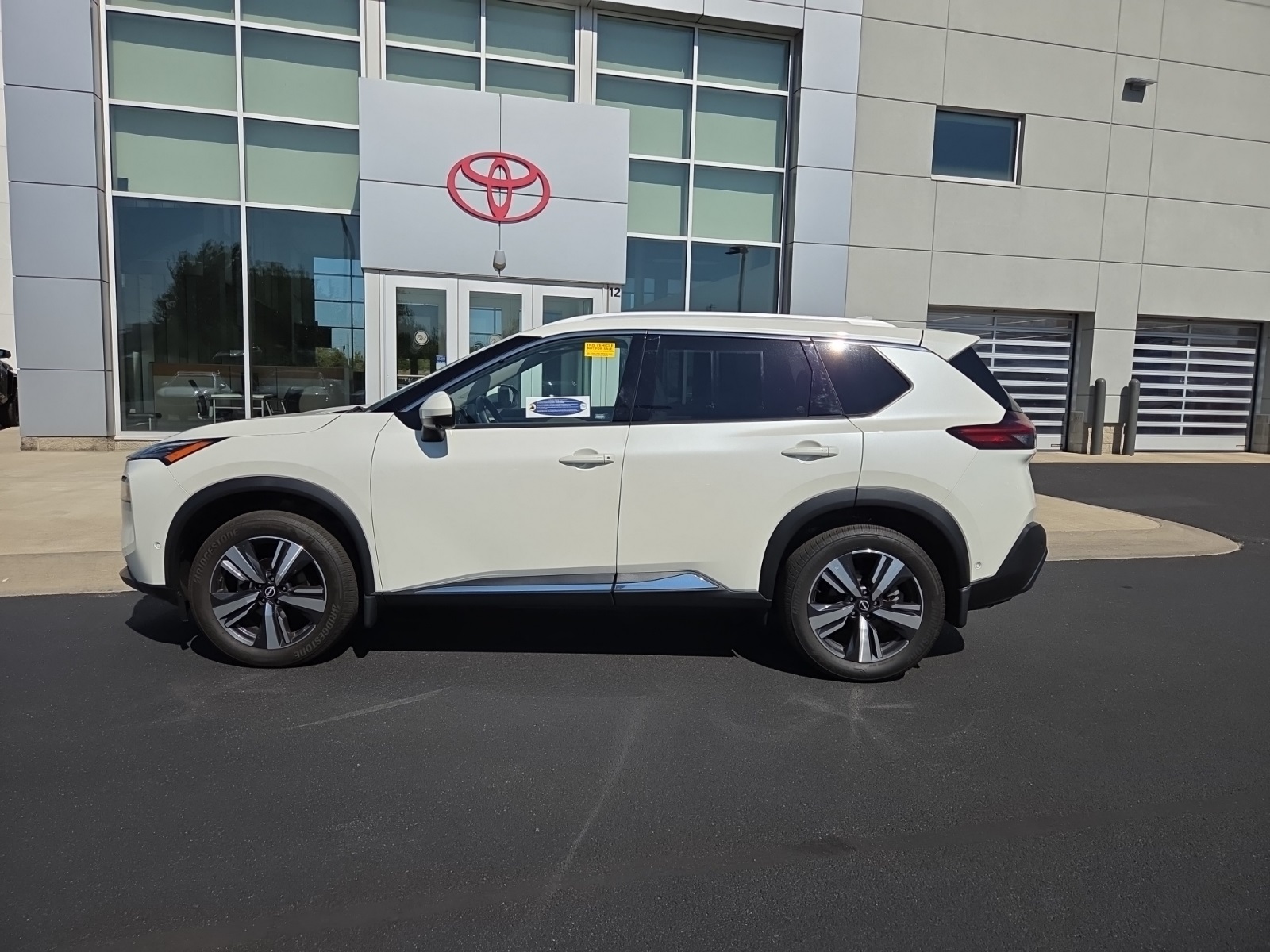 used 2022 Nissan Rogue car, priced at $26,743