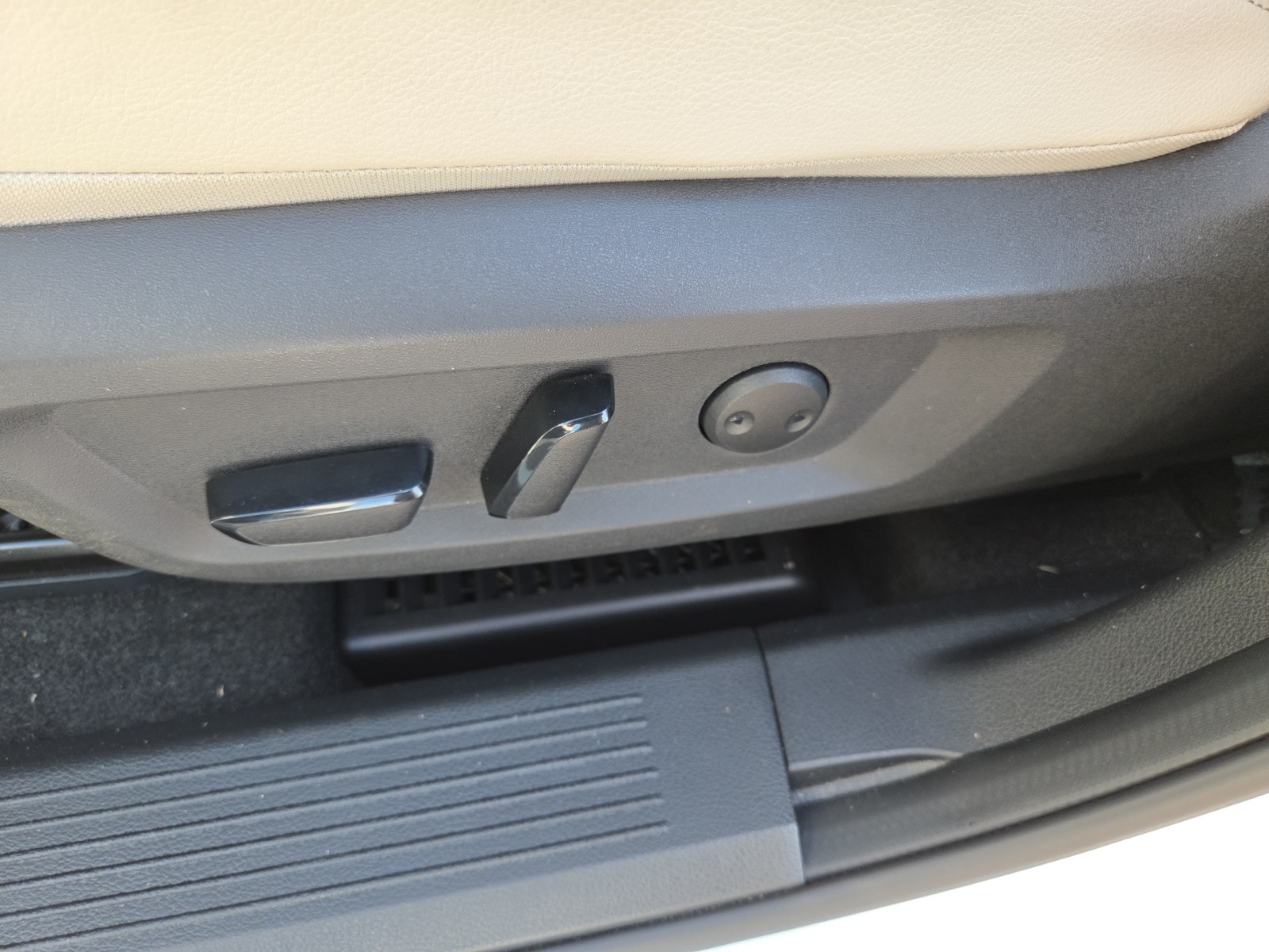 used 2022 Nissan Rogue car, priced at $26,743