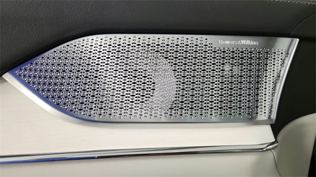 new 2025 Volvo EX90 car, priced at $91,820