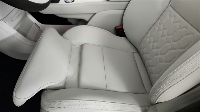 new 2025 Volvo EX90 car, priced at $91,820