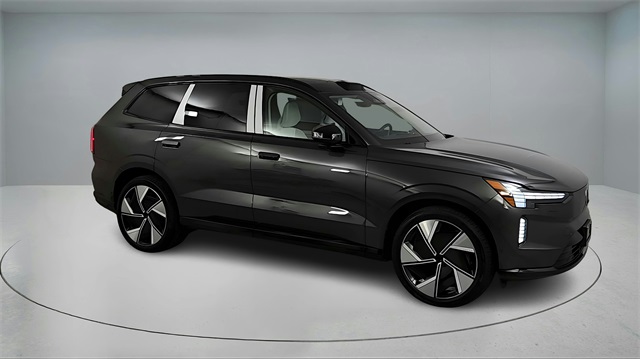 new 2025 Volvo EX90 car, priced at $91,820