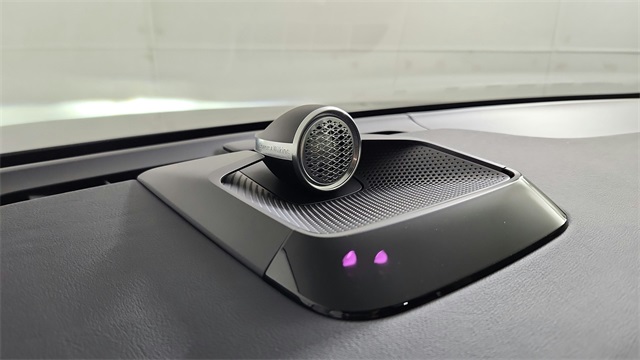 new 2025 Volvo EX90 car, priced at $91,820