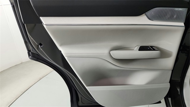 new 2025 Volvo EX90 car, priced at $91,820