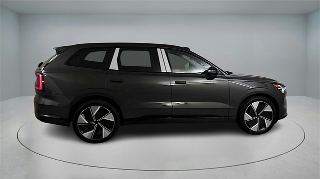 new 2025 Volvo EX90 car, priced at $91,820