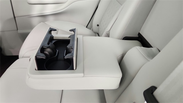 new 2025 Volvo EX90 car, priced at $91,820