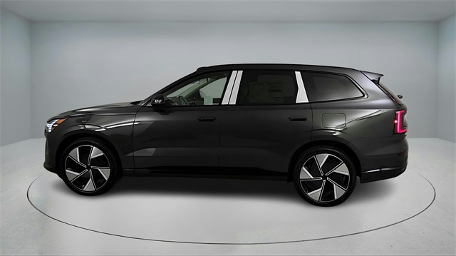new 2025 Volvo EX90 car, priced at $91,820
