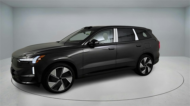 new 2025 Volvo EX90 car, priced at $91,820