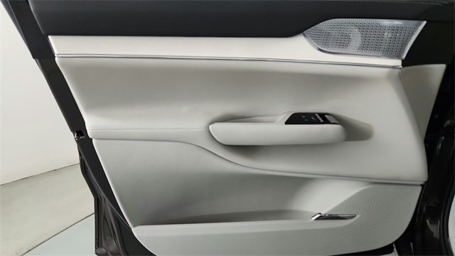 new 2025 Volvo EX90 car, priced at $91,820