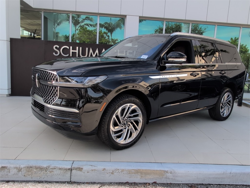 new 2025 Lincoln Navigator car, priced at $99,124