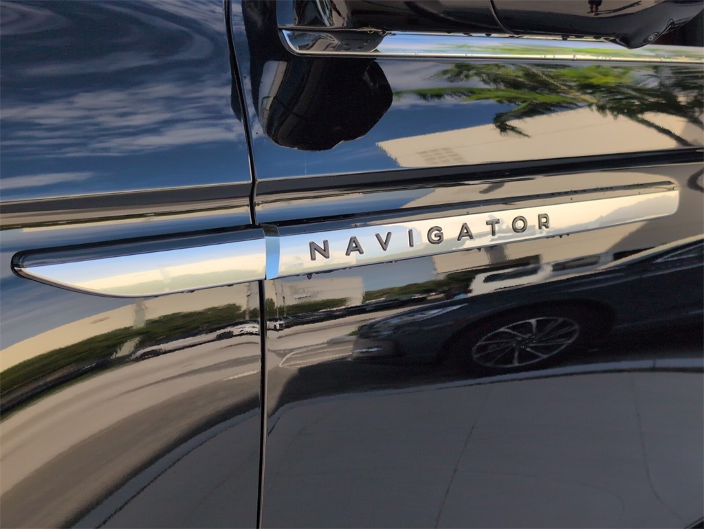 new 2025 Lincoln Navigator car, priced at $99,124