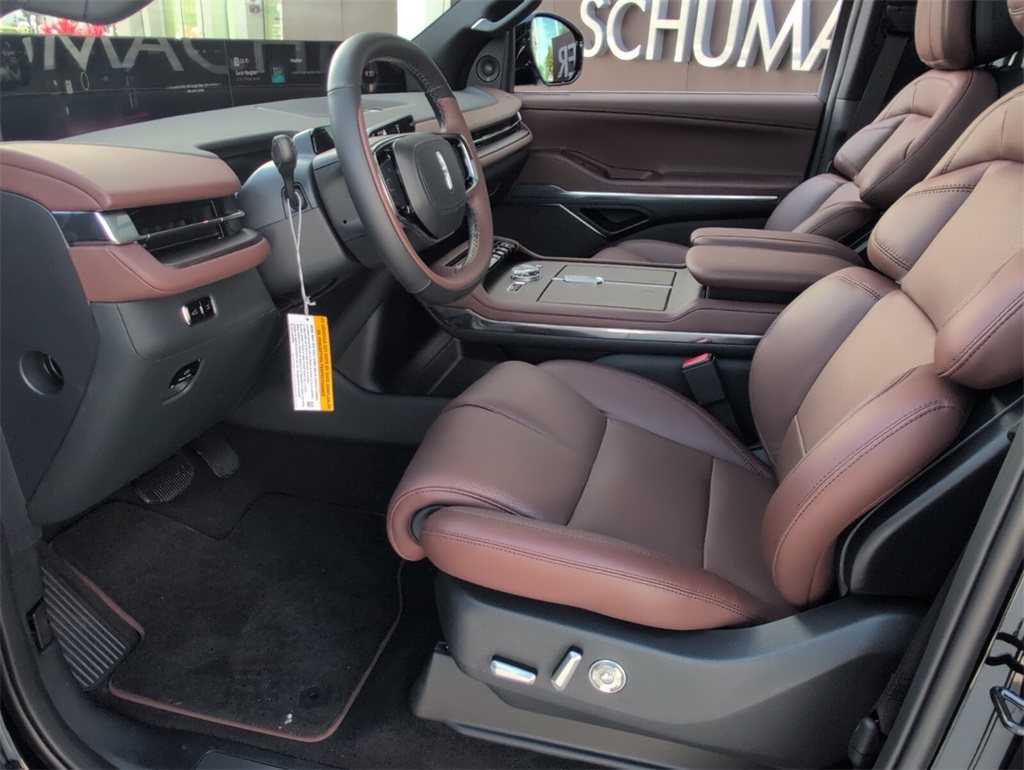 new 2025 Lincoln Navigator car, priced at $99,124