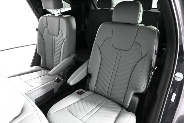 new 2025 Kia Sorento car, priced at $44,905