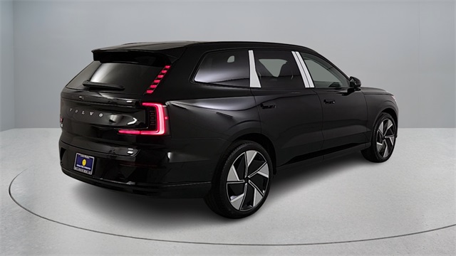 new 2025 Volvo EX90 car, priced at $97,470