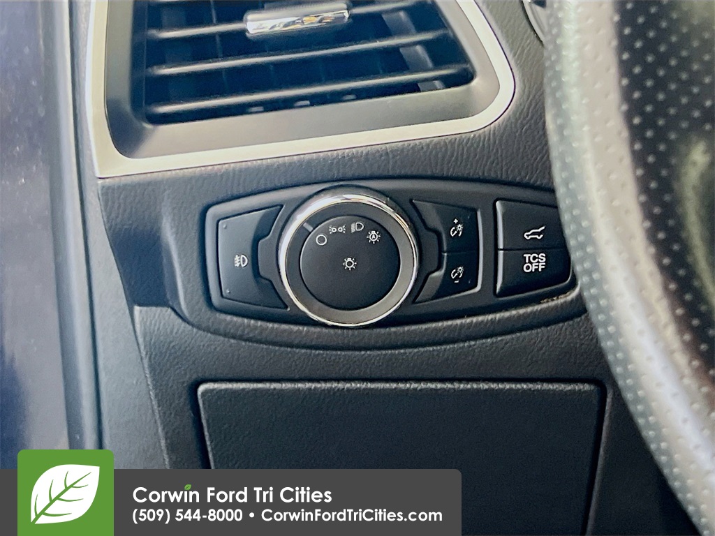 used 2024 Ford Edge car, priced at $30,691